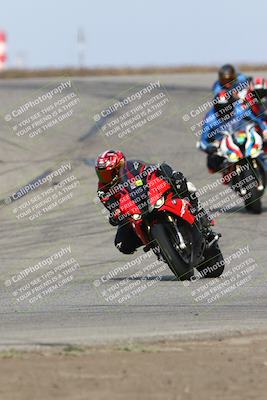 media/Nov-26-2023-TrackDaz (Sun) [[64ad8cfd8f]]/Mock Race/Outside Grapevine/